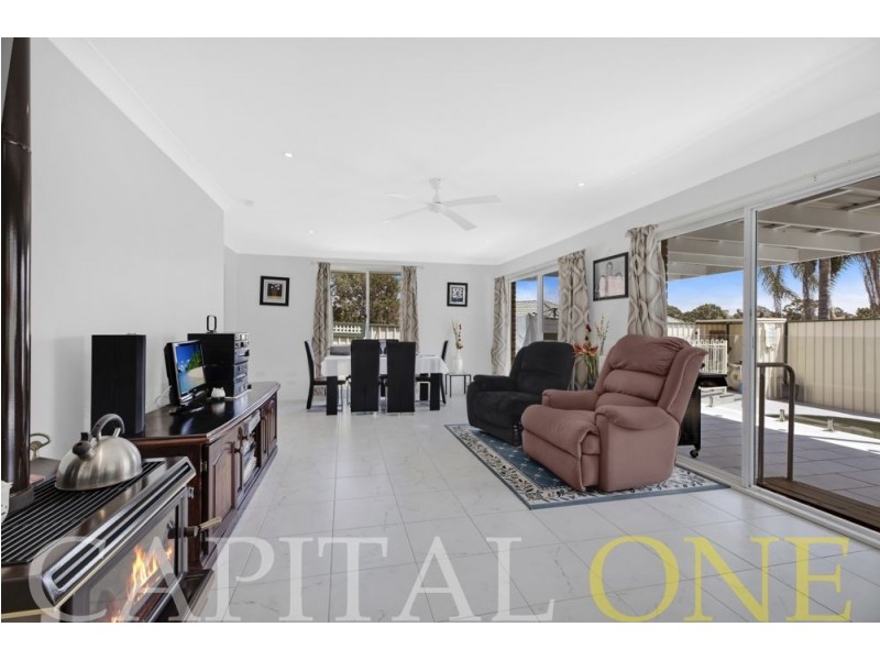 42 Christopher Crescent, Lake Haven NSW 2263