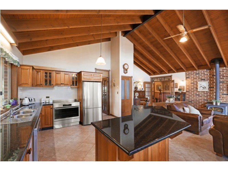 6 Jilliby Road, Jilliby NSW 2259