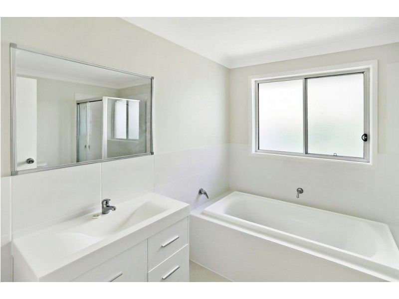 4 Emerald Waters Drive (Kooindah Waters), Wyong NSW 2259