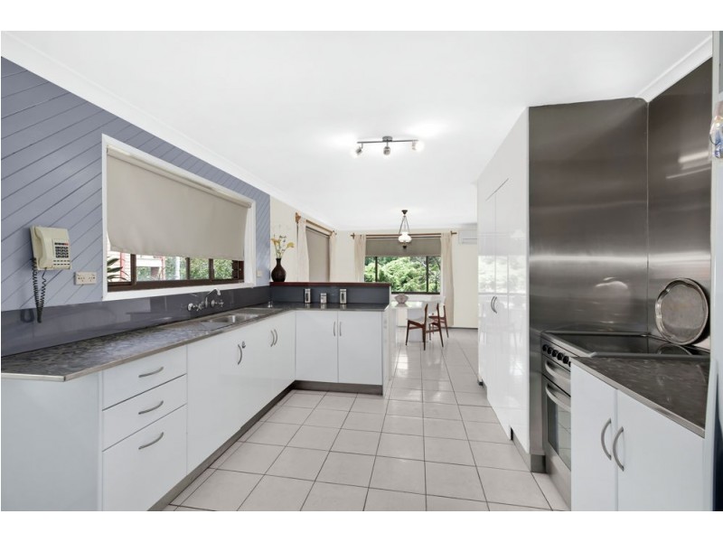 17 Chamberlain Road, Wyoming NSW 2250