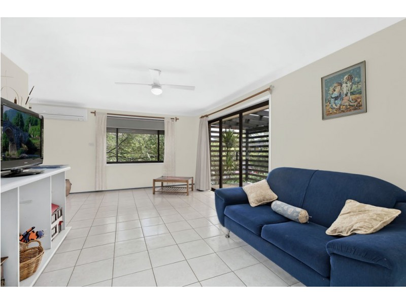 17 Chamberlain Road, Wyoming NSW 2250