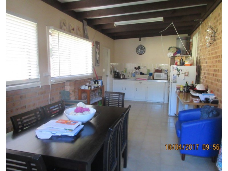 318 Lakedge Avenue, Berkeley Vale NSW 2261