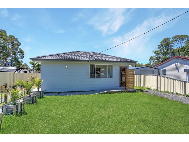 35 & 35A Brennon Road, Gorokan NSW 2263