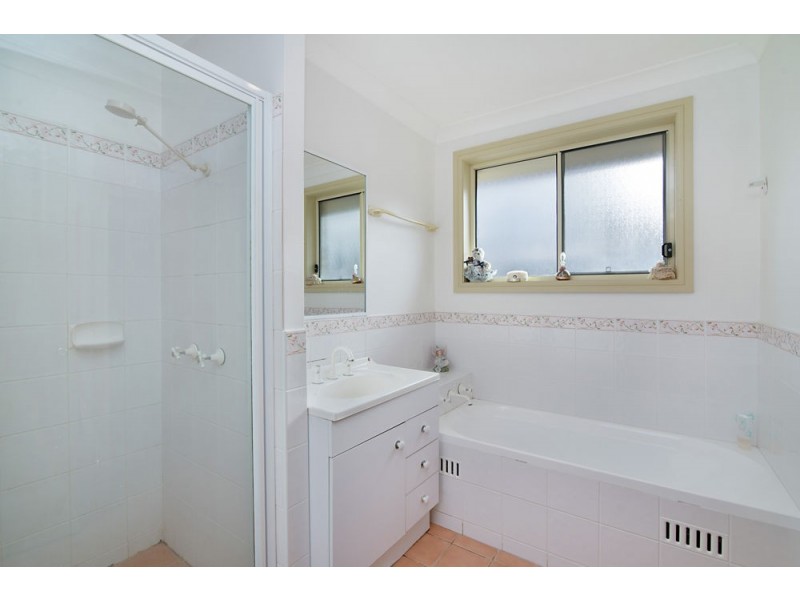 2/3 Kalulah Avenue, Gorokan NSW 2263