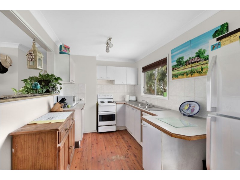 5 Arthur Drive, Wyong NSW 2259