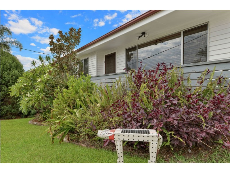 5 Arthur Drive, Wyong NSW 2259
