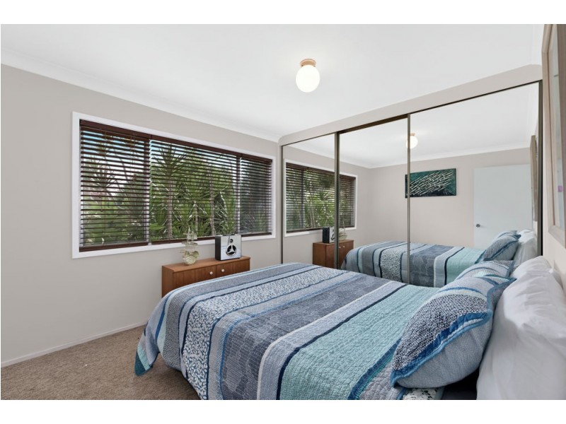 5 Arthur Drive, Wyong NSW 2259