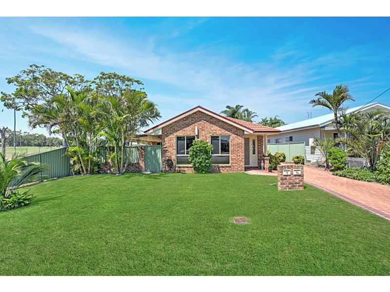 7 Cochrane Avenue, Canton Beach NSW 2263
