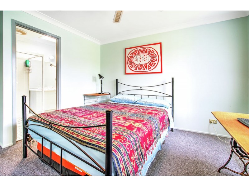 50 Gavin Way, Lake Haven NSW 2263