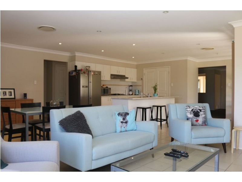 1 Wirruna Street, Woongarrah NSW 2259