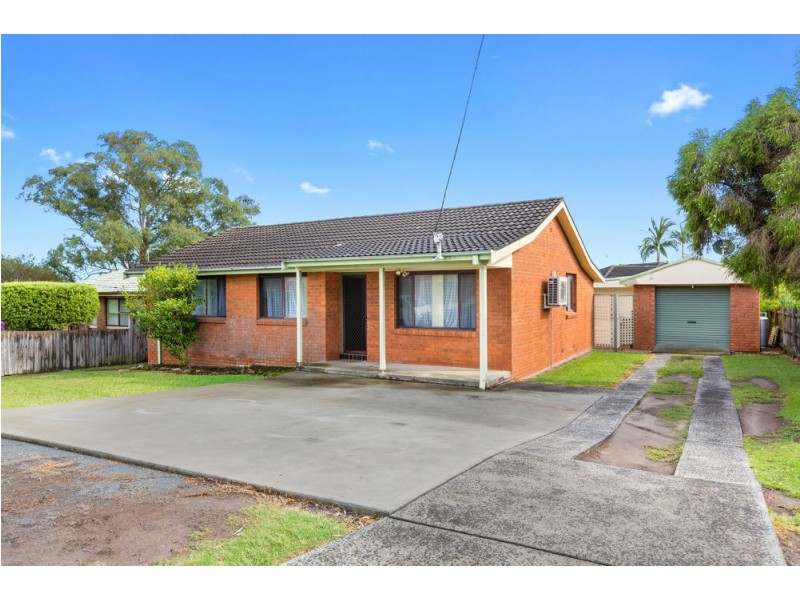 4 Esther Close, Gorokan NSW 2263