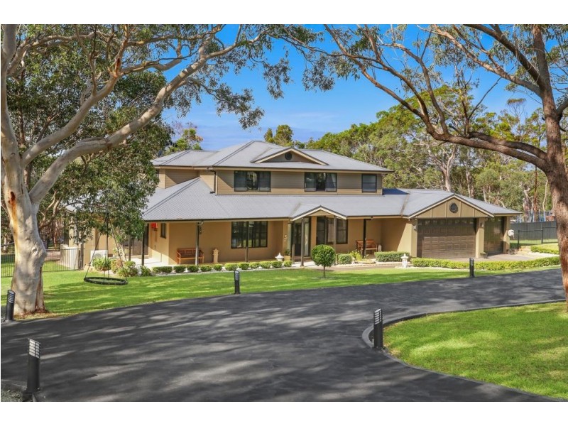115 Elizabeth Bay Drive, Lake Munmorah NSW 2259
