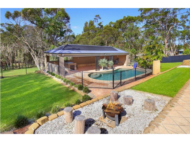 115 Elizabeth Bay Drive, Lake Munmorah NSW 2259