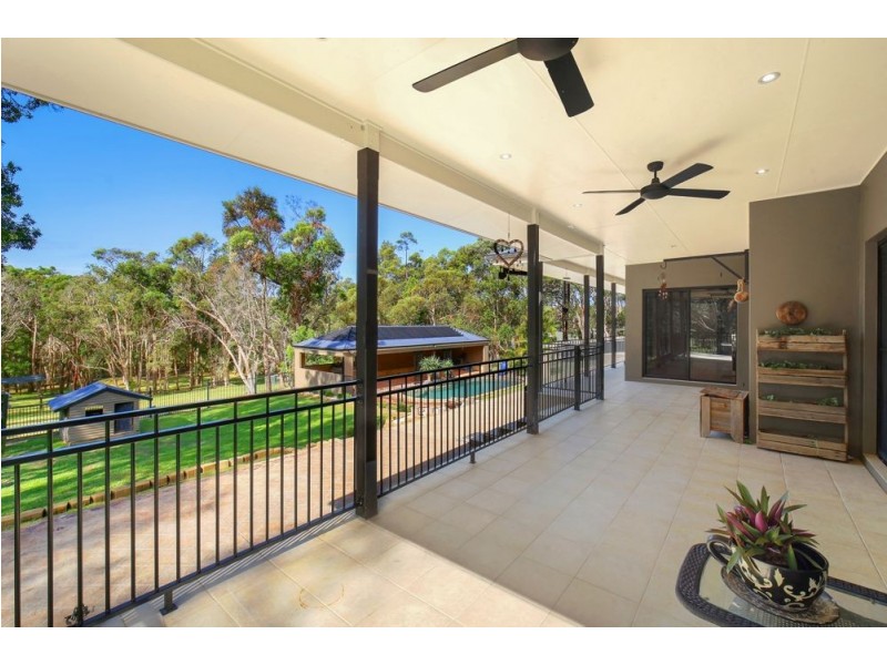 115 Elizabeth Bay Drive, Lake Munmorah NSW 2259