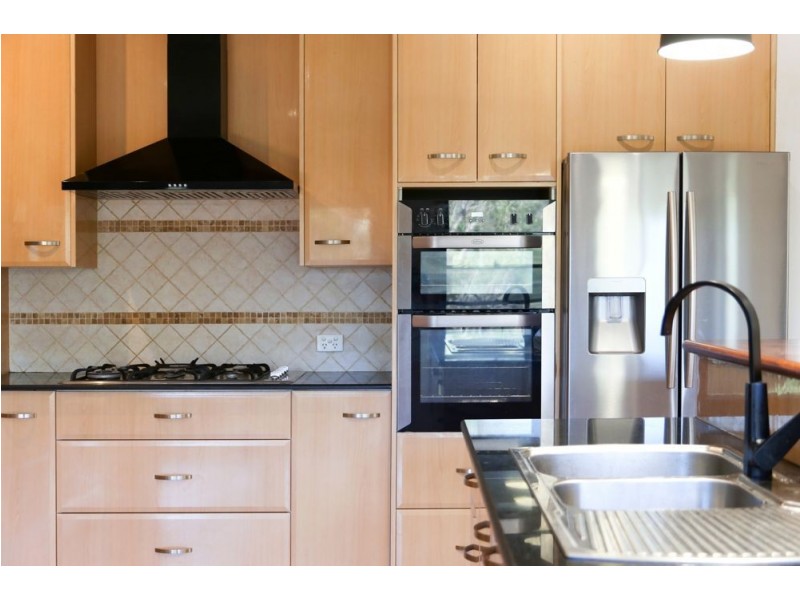 115 Elizabeth Bay Drive, Lake Munmorah NSW 2259