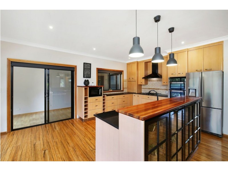 115 Elizabeth Bay Drive, Lake Munmorah NSW 2259