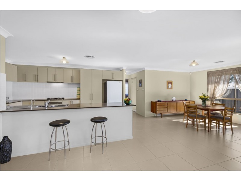 13 Ellalong Way, Woongarrah NSW 2259