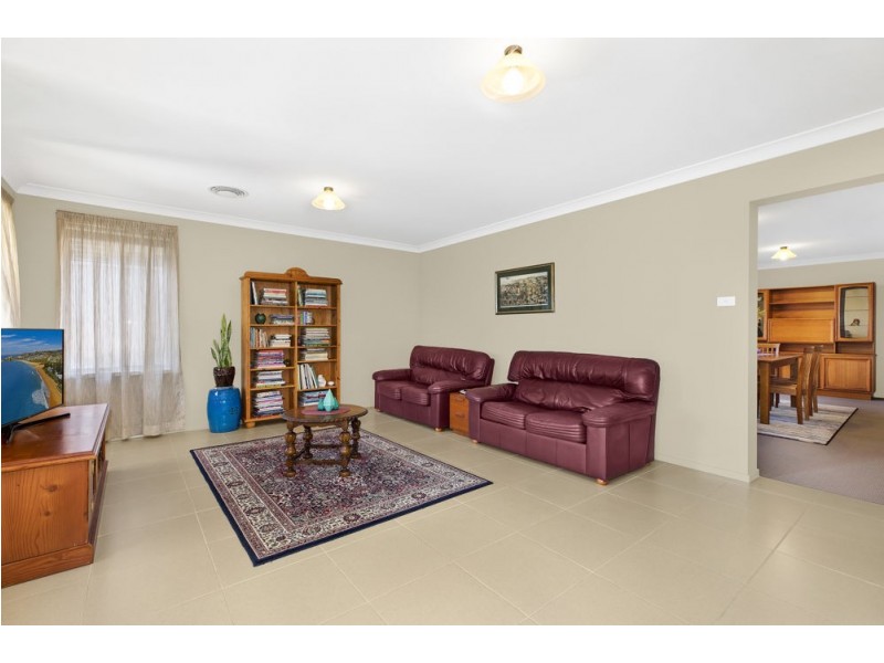 13 Ellalong Way, Woongarrah NSW 2259