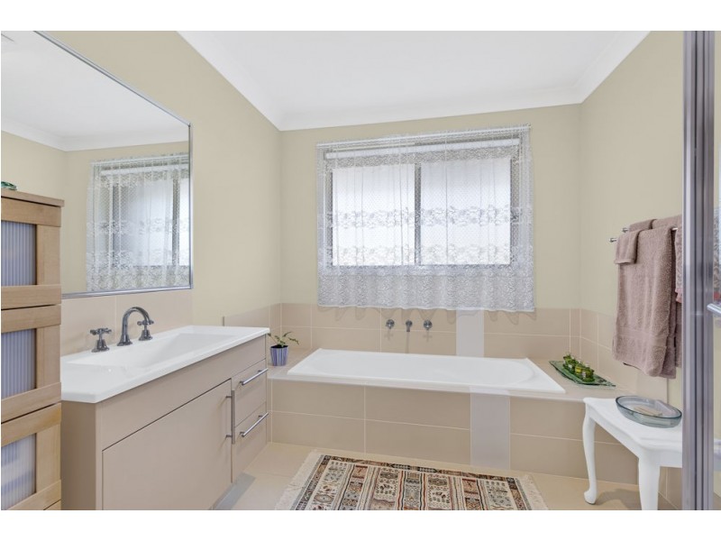 13 Ellalong Way, Woongarrah NSW 2259