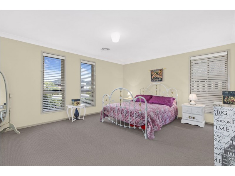 13 Ellalong Way, Woongarrah NSW 2259