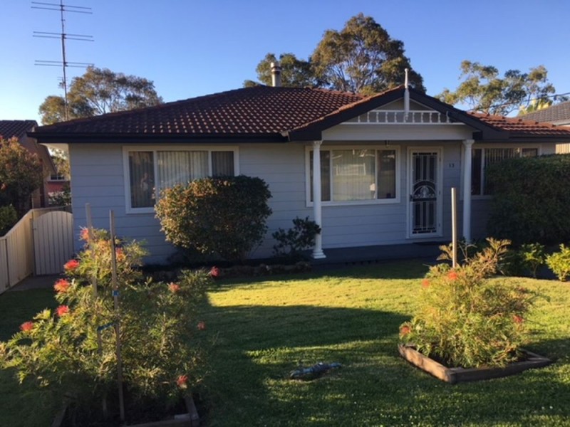 13 Buna Rd, Kanwal NSW 2259