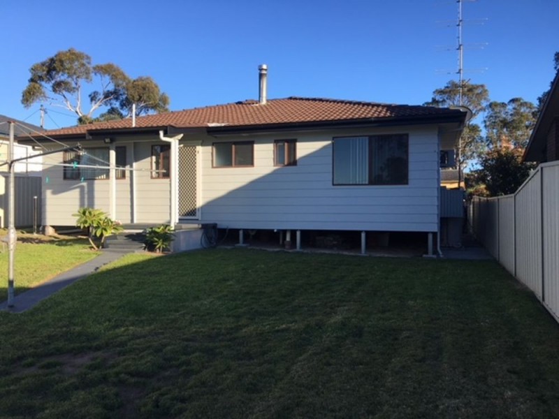 13 Buna Rd, Kanwal NSW 2259