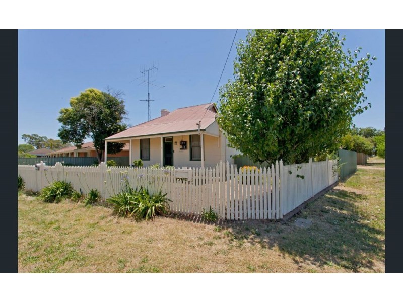 10 Balfour Street, Culcairn NSW 2660