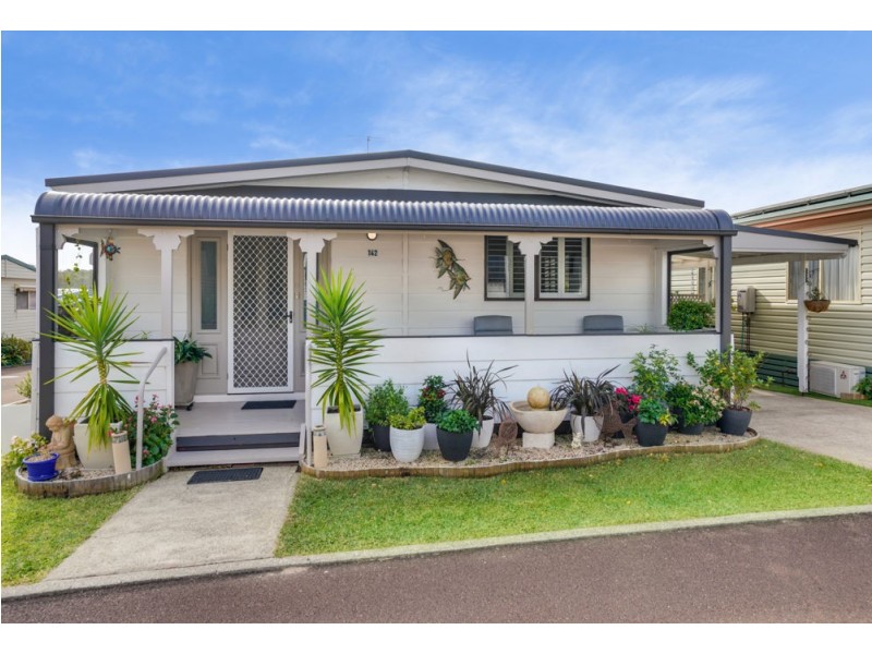 142/2 Mulloway Road, Chain Valley Bay NSW 2259