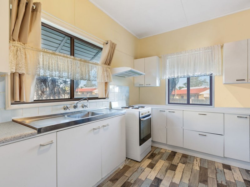 1 Nichols Avenue, Gorokan NSW 2263