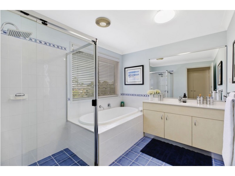 137 Brittania Drive, Watanobbi NSW 2259