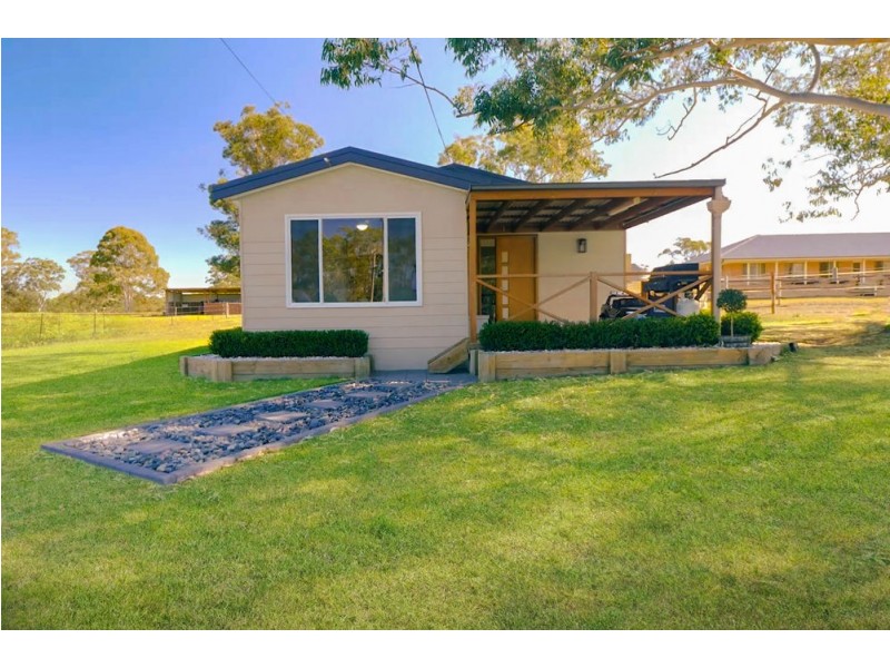 92 Mountain Road, Warnervale NSW 2259