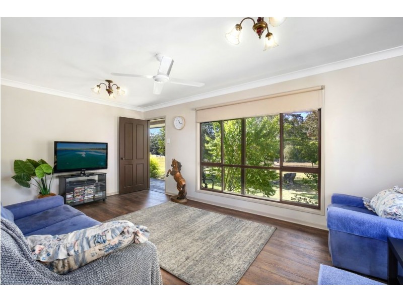 92 Mountain Road, Warnervale NSW 2259