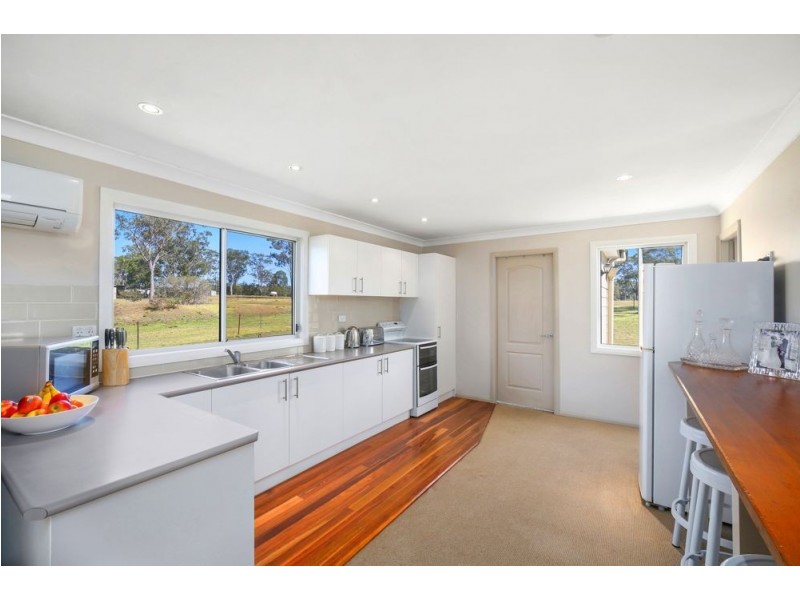 92 Mountain Road, Warnervale NSW 2259