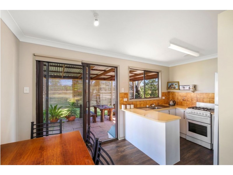92 Mountain Road, Warnervale NSW 2259