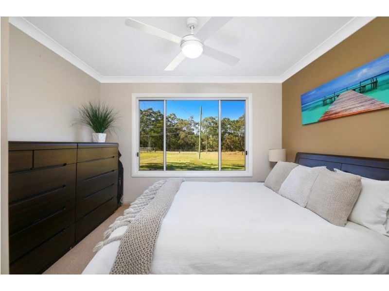 92 Mountain Road, Warnervale NSW 2259