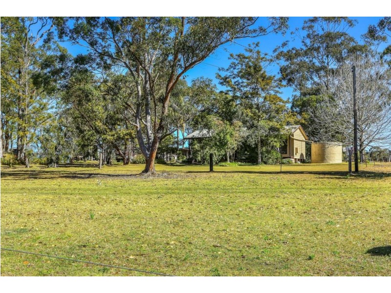 92 Mountain Road, Warnervale NSW 2259