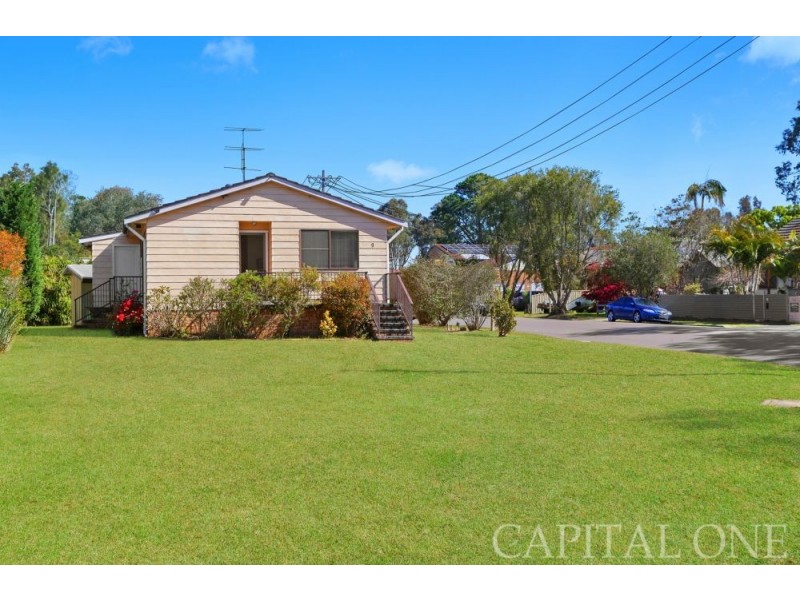 1 Cadonia Road, Tuggerawong NSW 2259