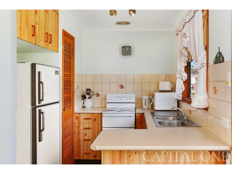 1 Cadonia Road, Tuggerawong NSW 2259