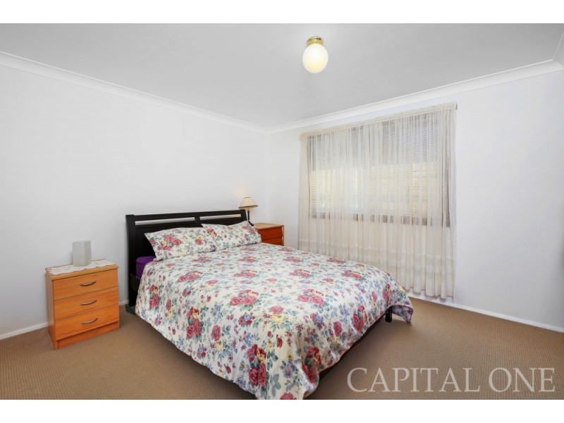 1 Cadonia Road, Tuggerawong NSW 2259
