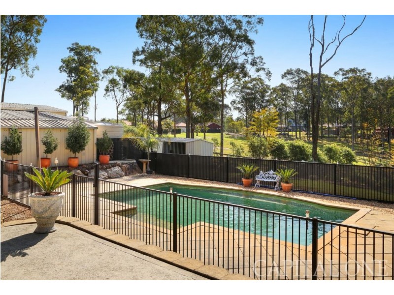 33 Holloway Drive, Jilliby NSW 2259