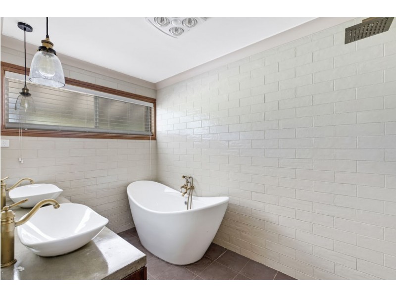 15 Canntree Road, Tuggerah NSW 2259