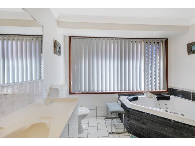 10 Forster Avenue, Watanobbi NSW 2259