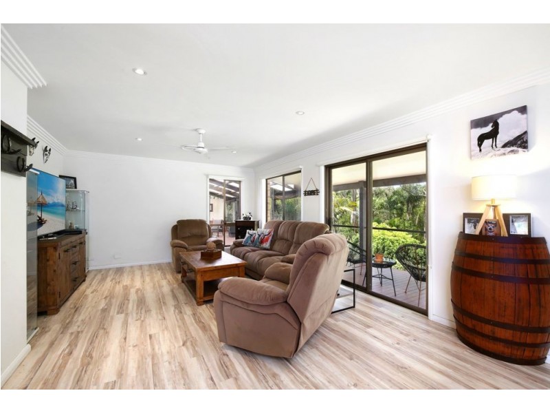 25 Treelands Drive, Jilliby NSW 2259