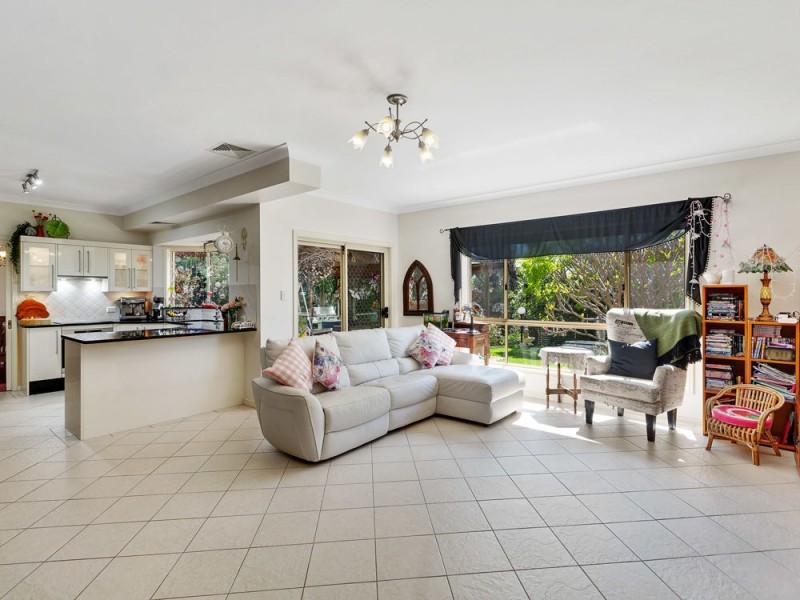 33 Forster Avenue, Watanobbi NSW 2259