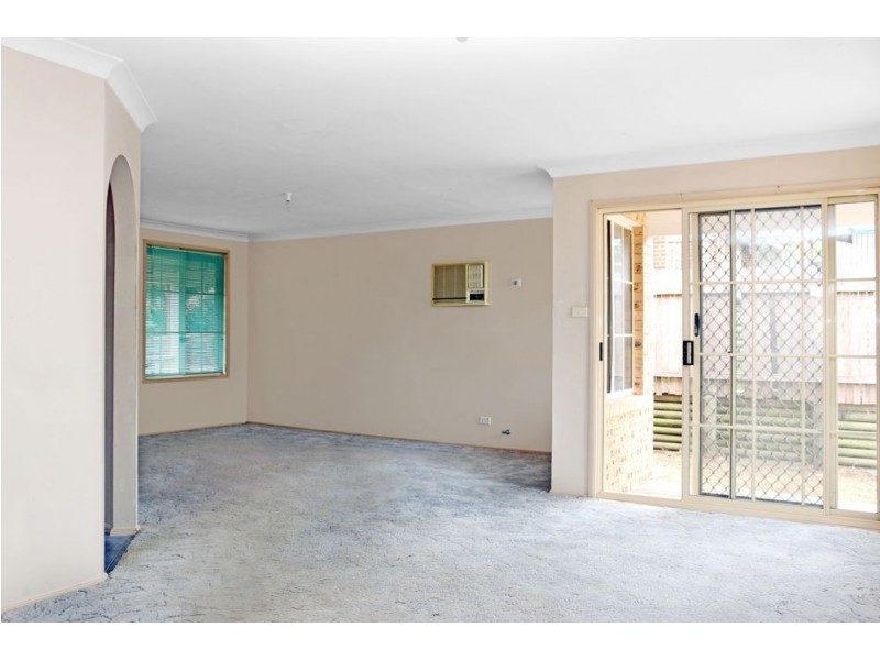 2 St Lawrence Avenue, Blue Haven NSW 2262