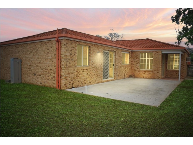 2 St Lawrence Avenue, Blue Haven NSW 2262
