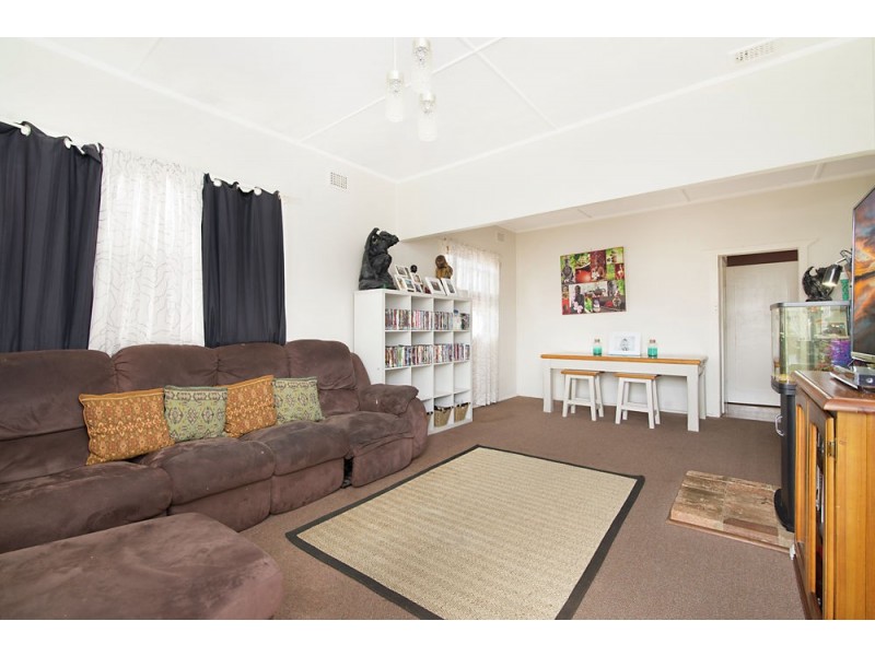 2 Vena Avenue, Gorokan NSW 2263