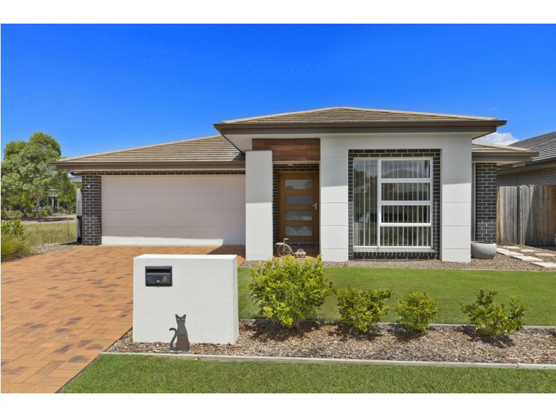 8 Irons Rd, Wyong NSW 2259