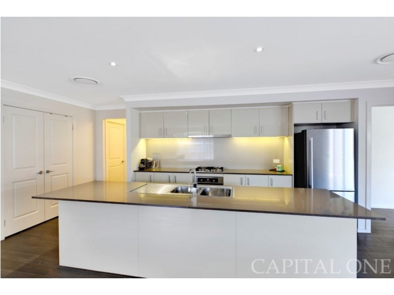 8 Irons Rd, Wyong NSW 2259