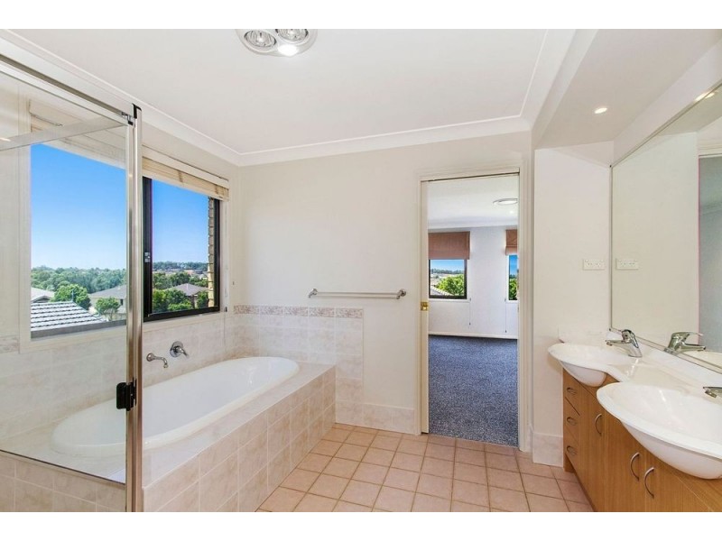 4 Lily Lane, Woongarrah NSW 2259